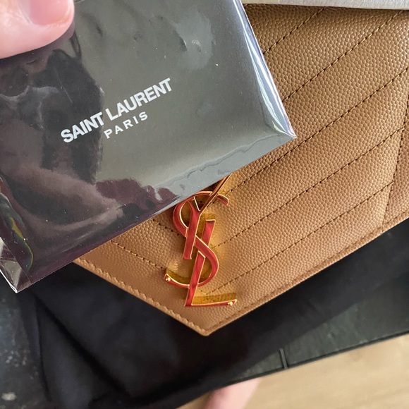 ❌TRADED❌BNWT Medium Envelope triquilt - Picture 11 of 15